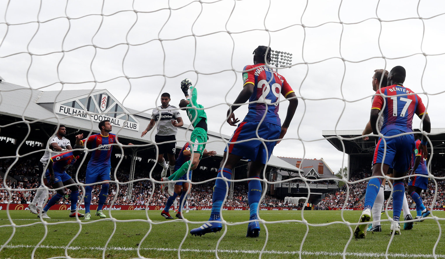 2018-08-11T160652Z_1493940606_RC113608E4C0_RTRMADP_3_SOCCER-ENGLAND-FUL-CRY