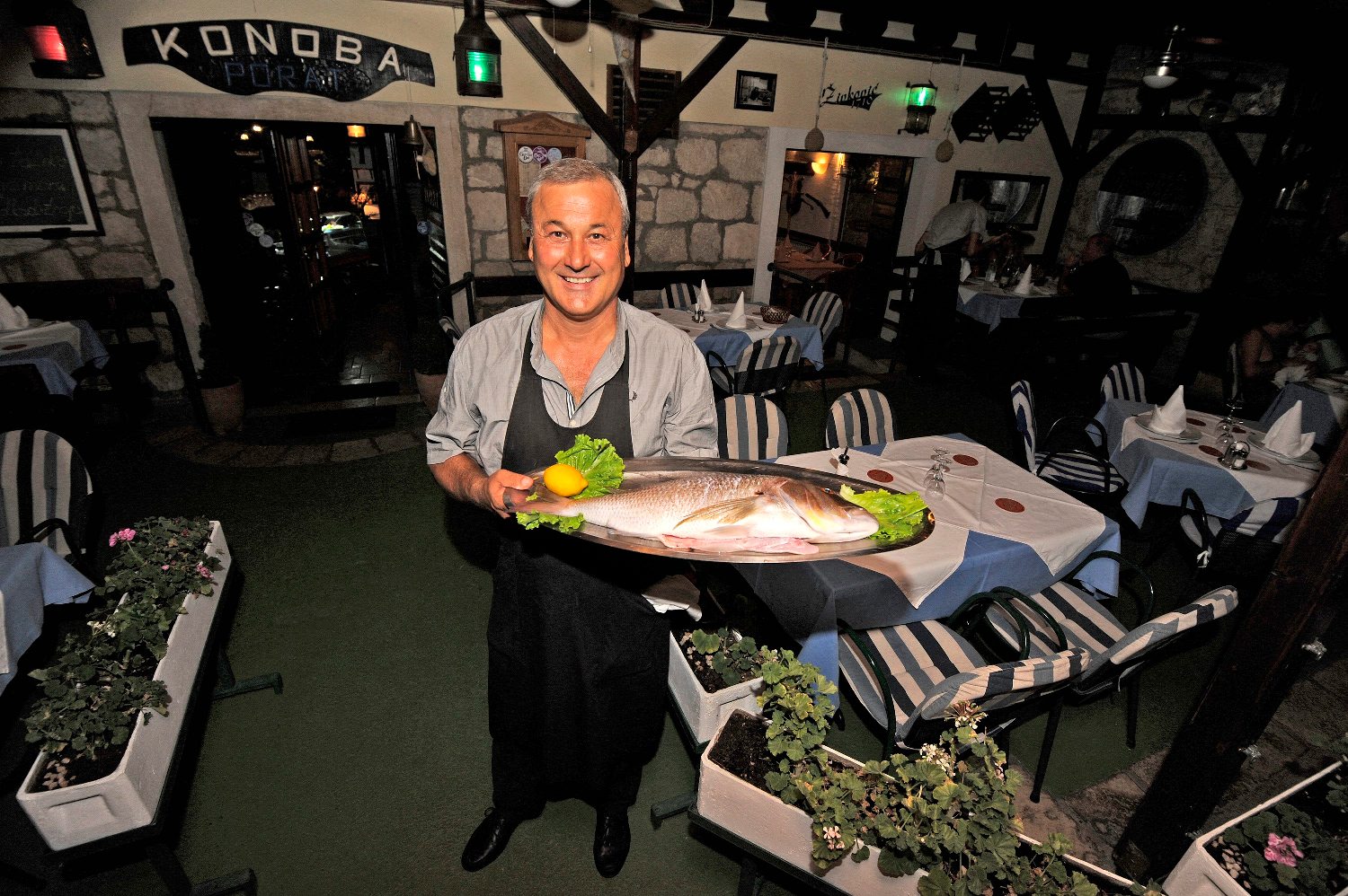 Arhivska fotografija iz Zatona, dok je 2011. trajao izbor za najbolju rivu Dalmacije. 