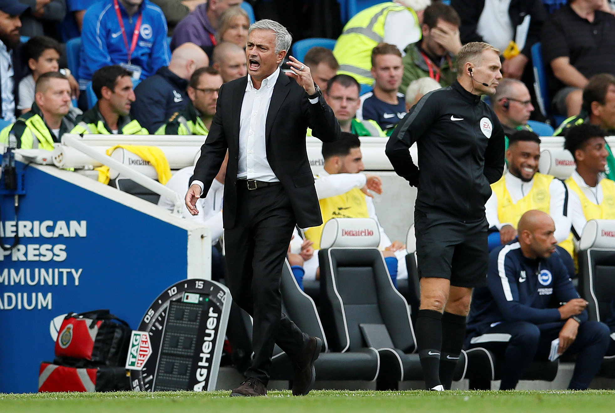 2018-08-19T163246Z_1600250827_RC157A736200_RTRMADP_3_SOCCER-ENGLAND-BRH-MUN