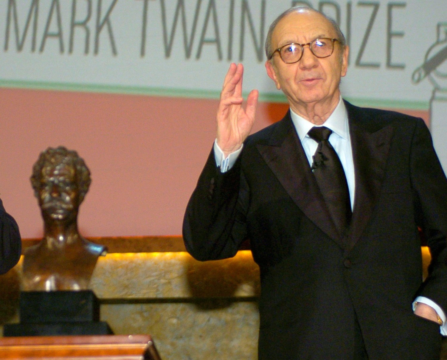 2018-08-26T160913Z_367662694_RC1CBFEE5BB0_RTRMADP_3_PEOPLE-NEILSIMON