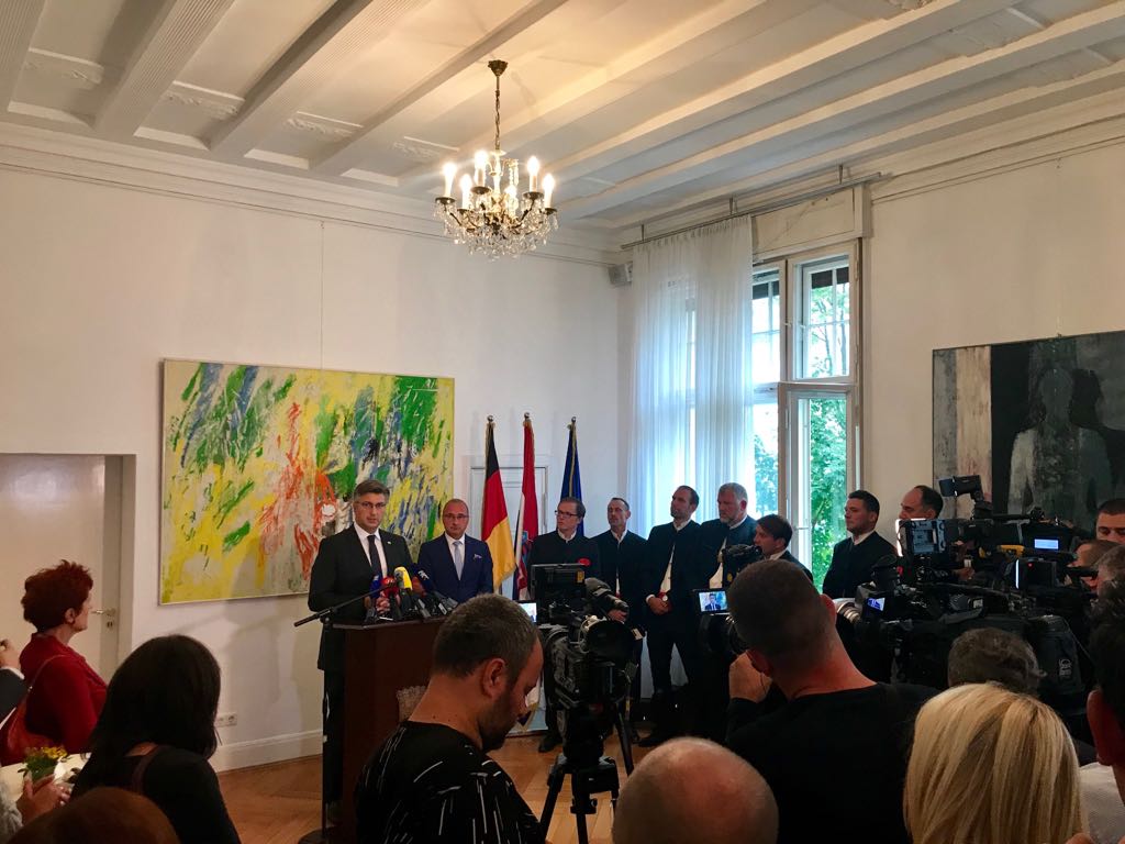 PHOTO-2018-08-27-19-50-44_1