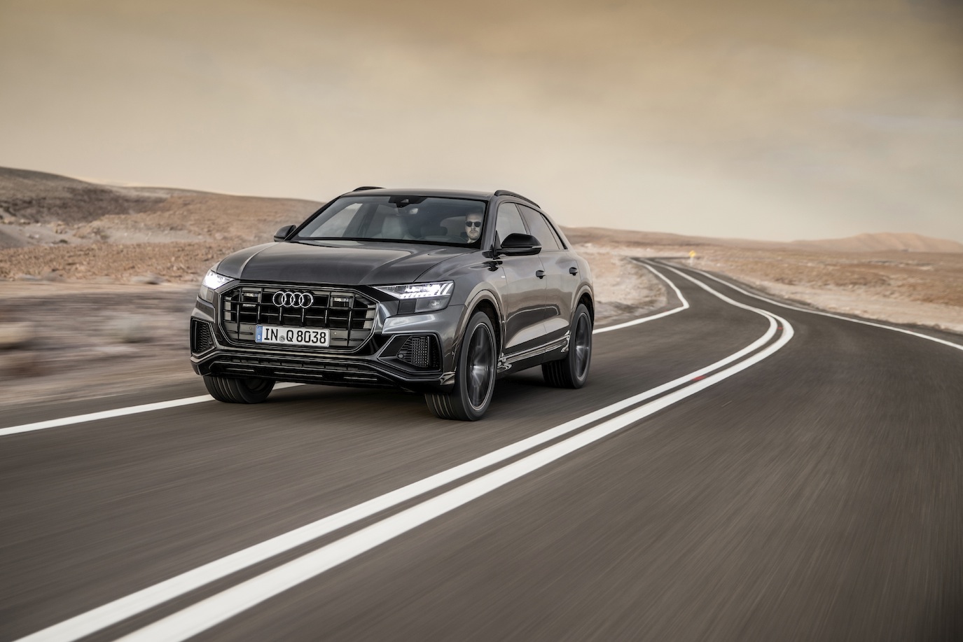 AudiQ8_2_28