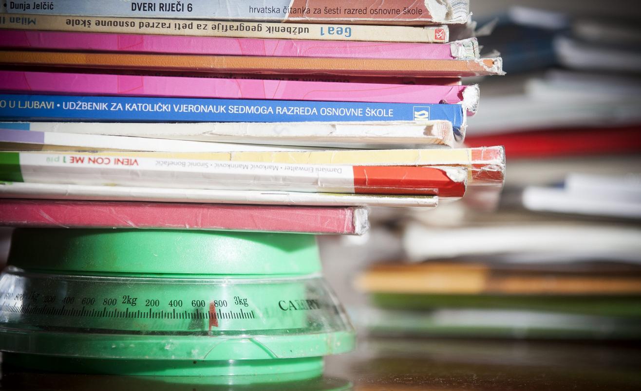 Školski udžbenici