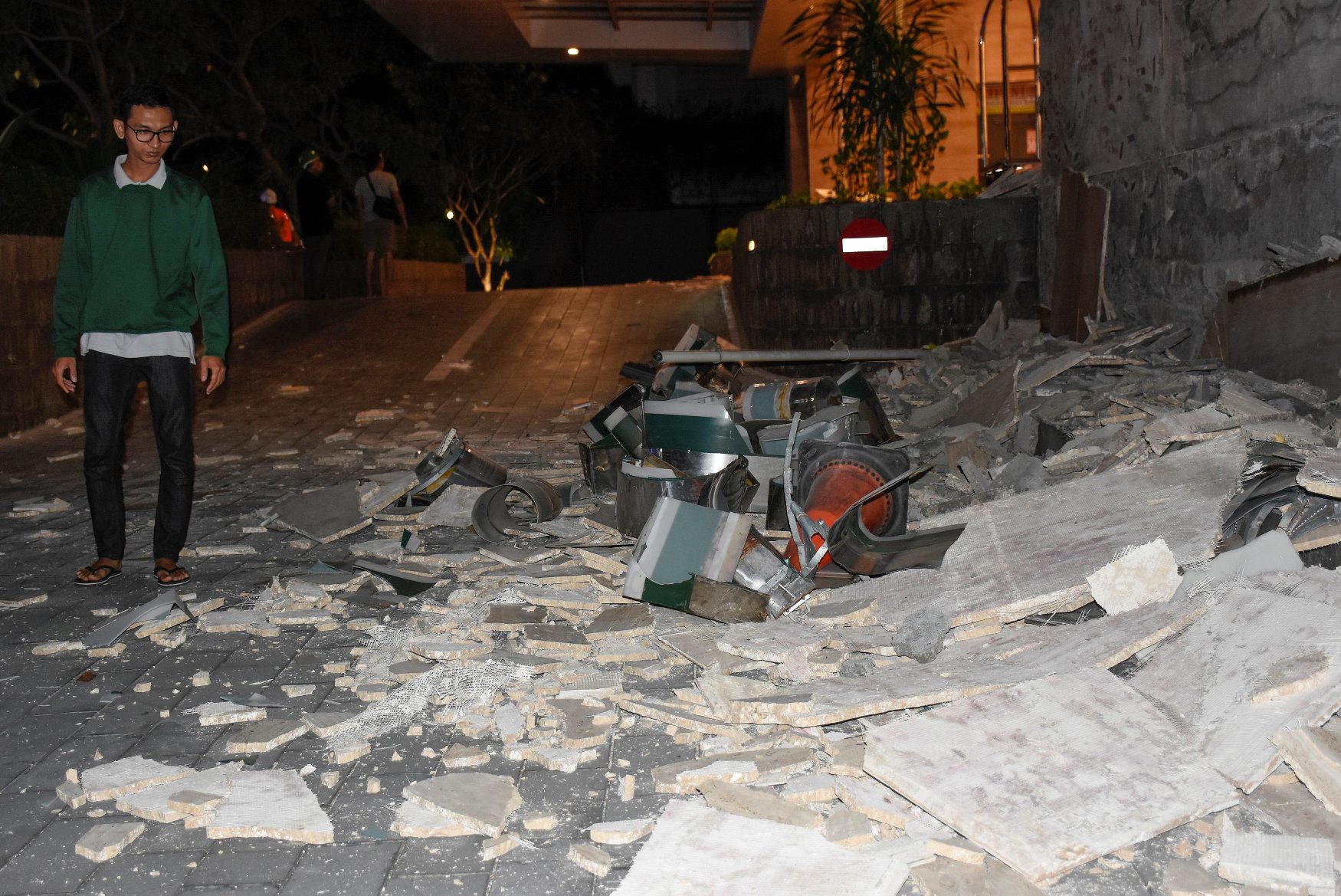 2018-08-05T154213Z_143022884_RC1F7D1763A0_RTRMADP_3_INDONESIA-QUAKE