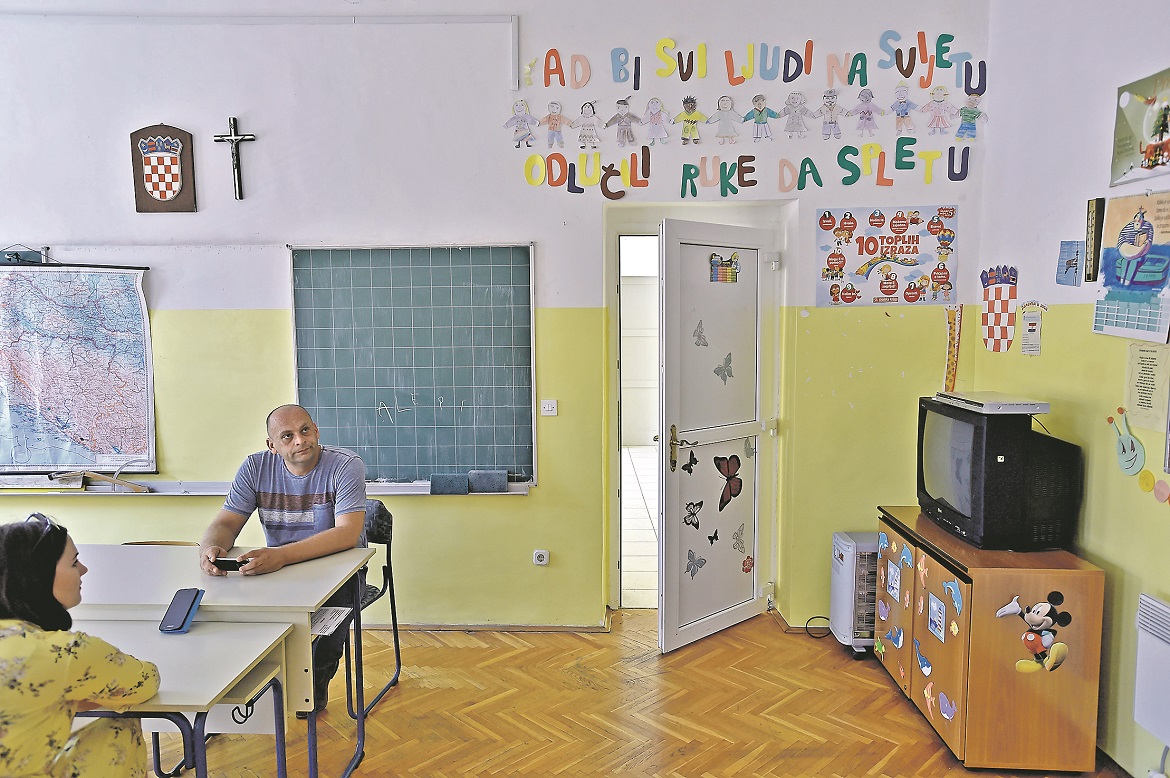 ravnatelj Marijo Karin u praznoj školi