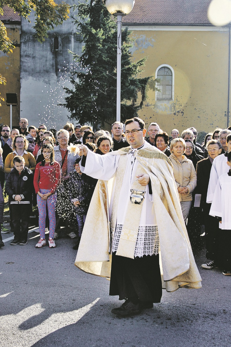 Ivica Bačani, svećenik