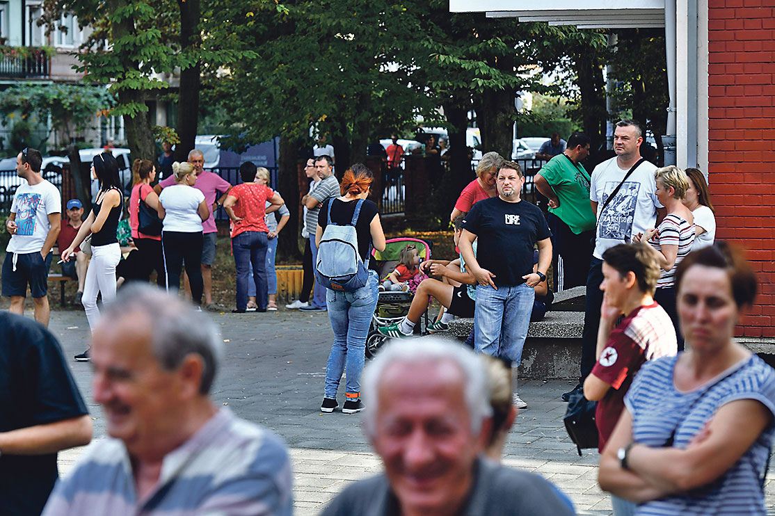 Prosvjed građana ispred škole u Vukomercu