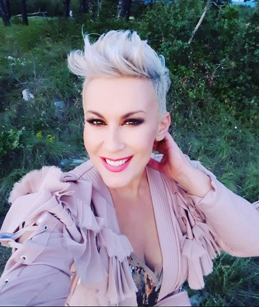 IndiraRodendanska009