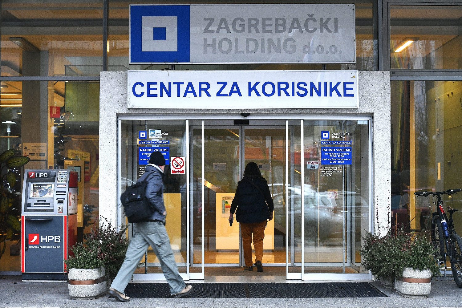 holding_zgrada1-151216