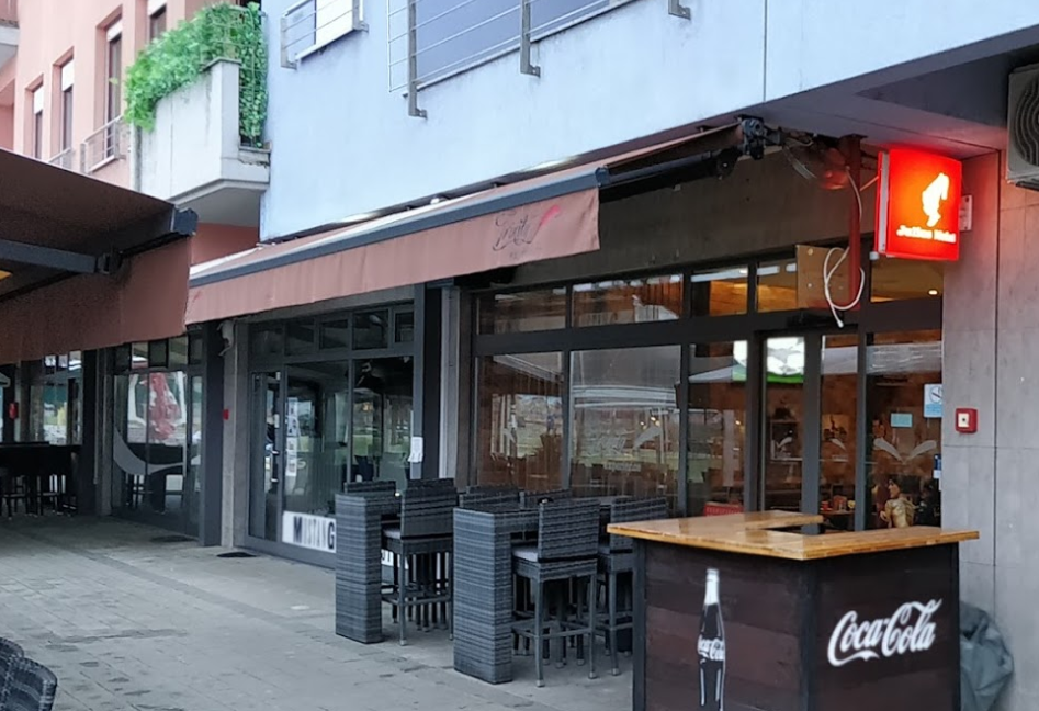 Kafić Trinity u Zaprešiću ispred kojeg je izboden muškarac