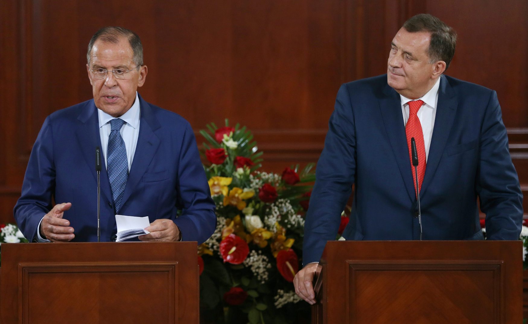 2018-09-21T161001Z_149034796_RC14FA731860_RTRMADP_3_BOSNIA-RUSSIA