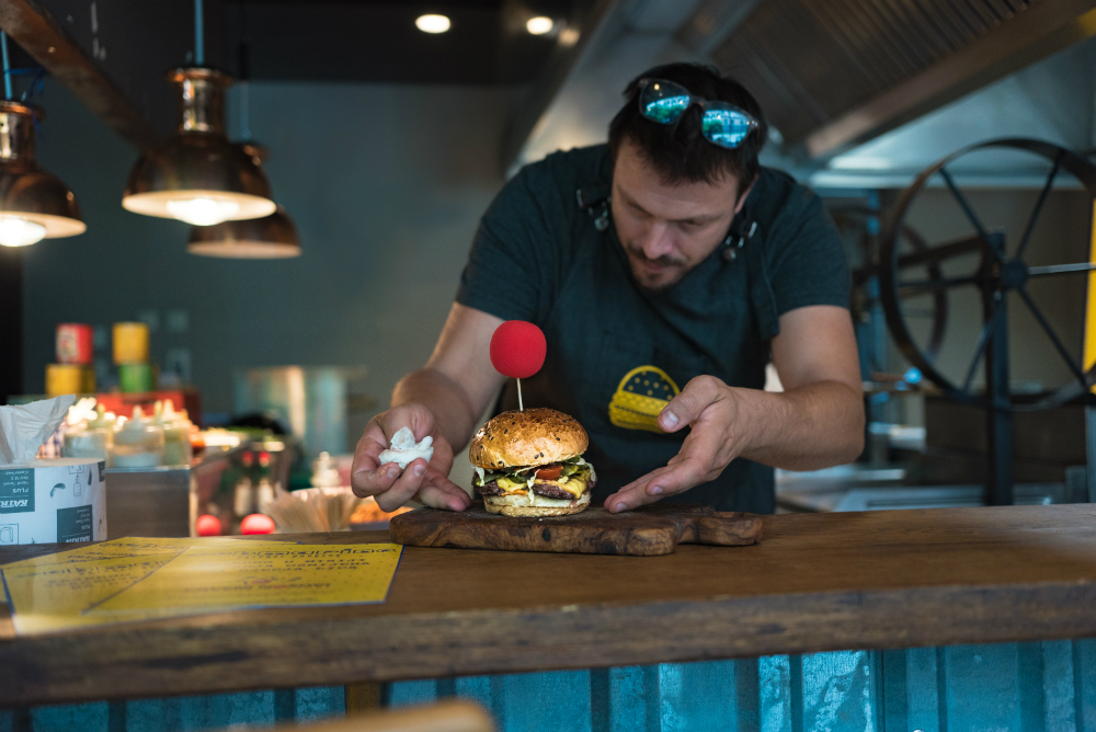 Submarine Burger i Mate Janković za Crvene nosove 2