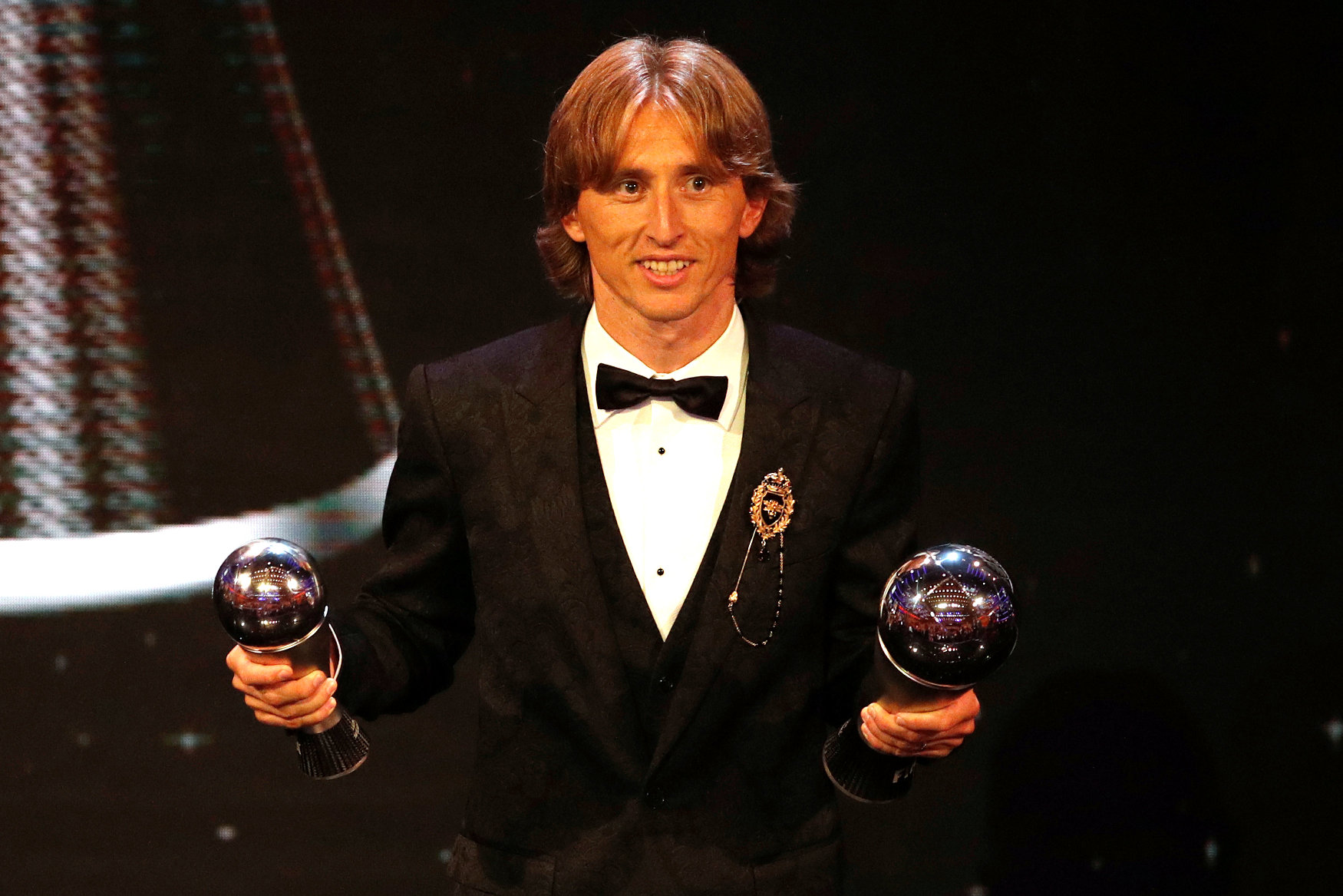2018-09-24T201400Z_1202400807_RC123FDD87B0_RTRMADP_3_SOCCER-FIFA-AWARDS_1
