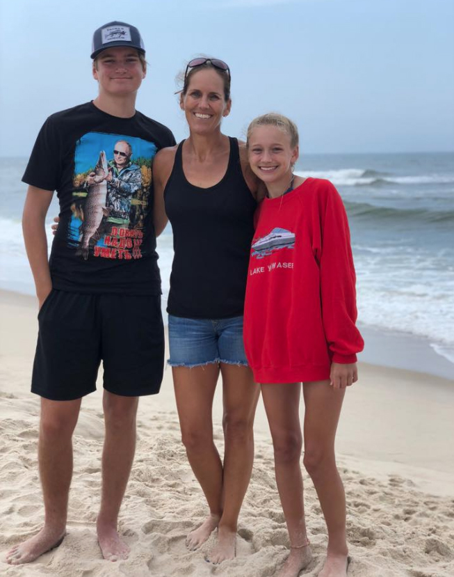 Stephanie Reece sa svojom djecom