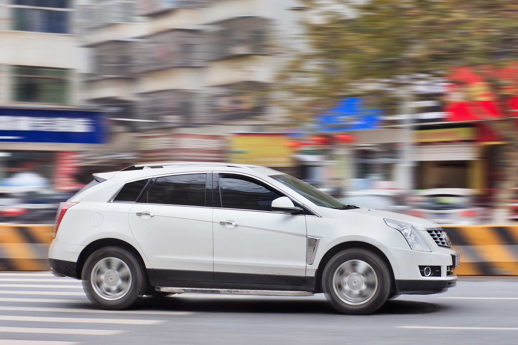 Cadillac SRX na cesti u Kini