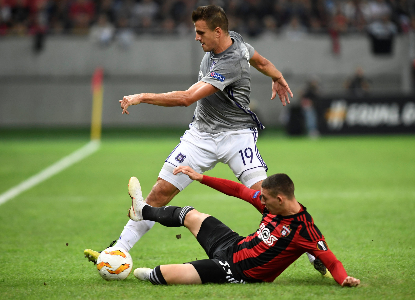 2018-09-20T192003Z_171666369_RC1EE0943270_RTRMADP_3_SOCCER-EUROPA-SPT-ADL