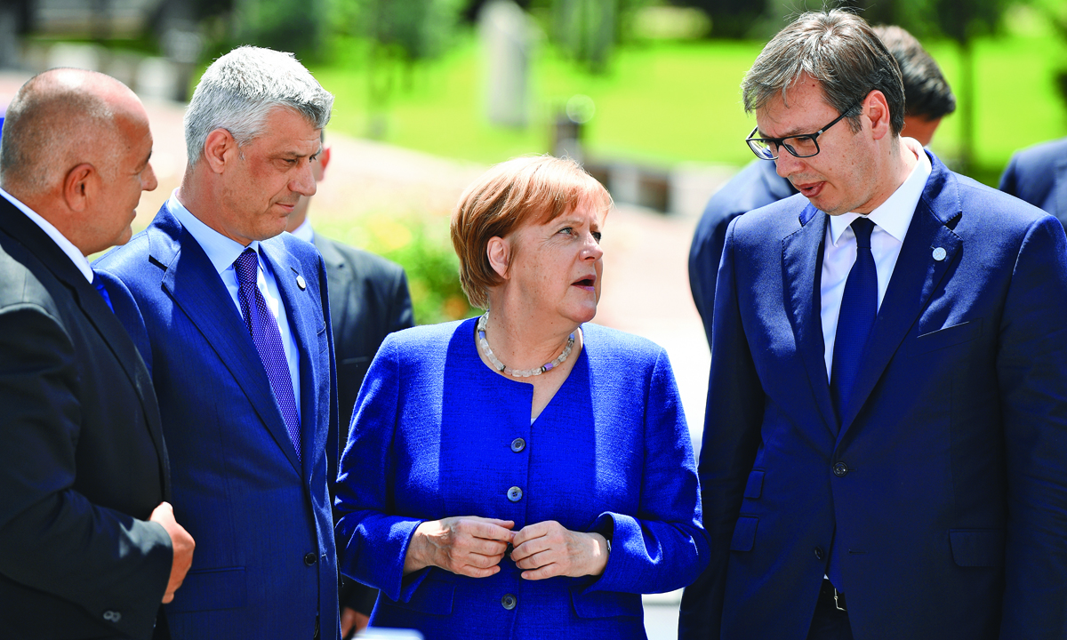 Vučić, angela, Thaci