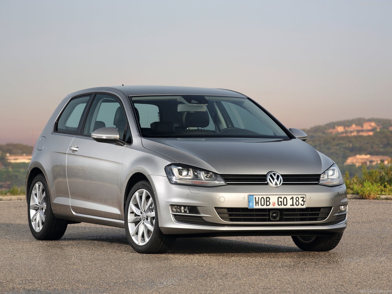 Volkswagen-Golf-2013-1280-01