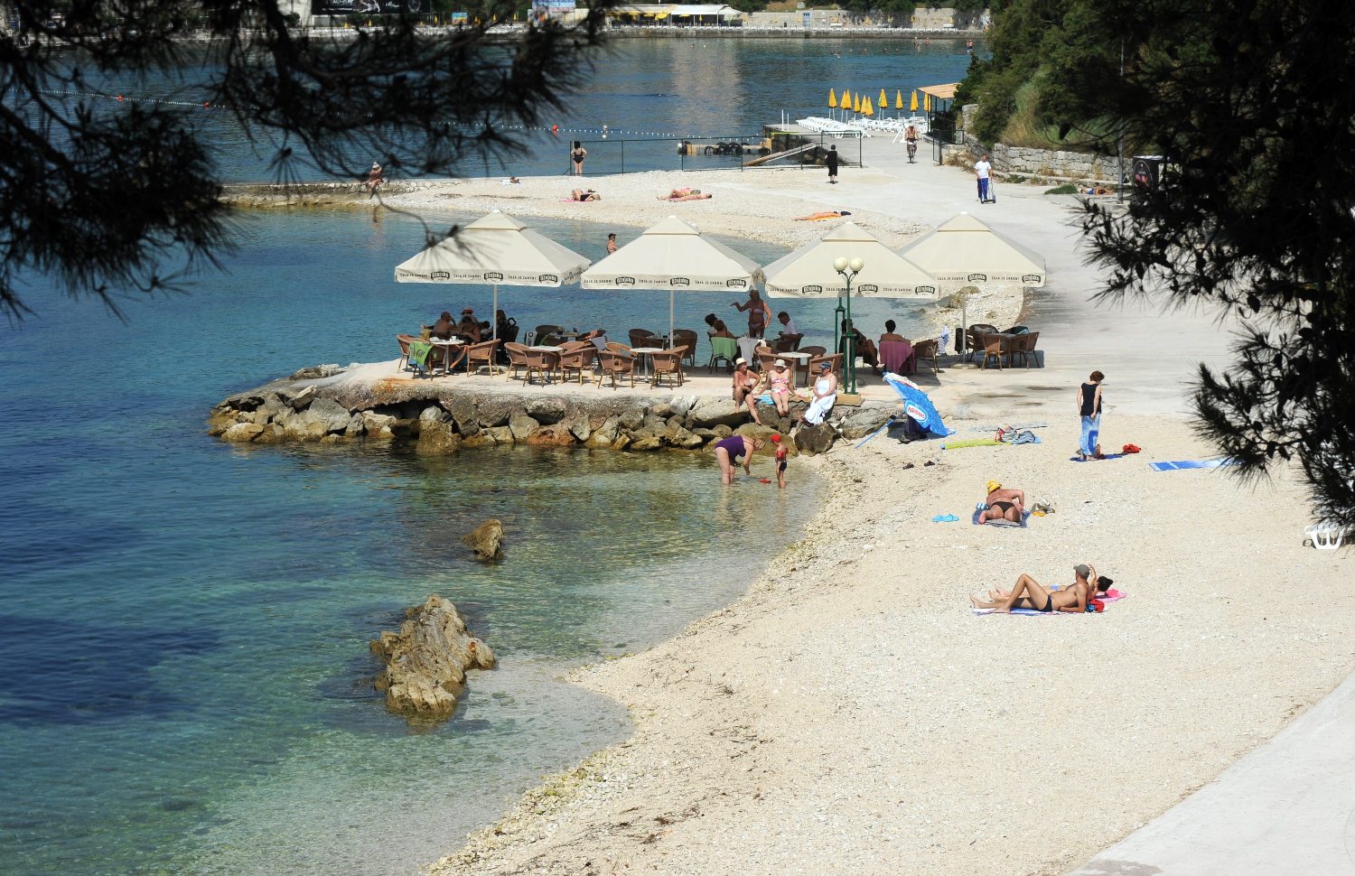 plaža Ovčice u Splitu