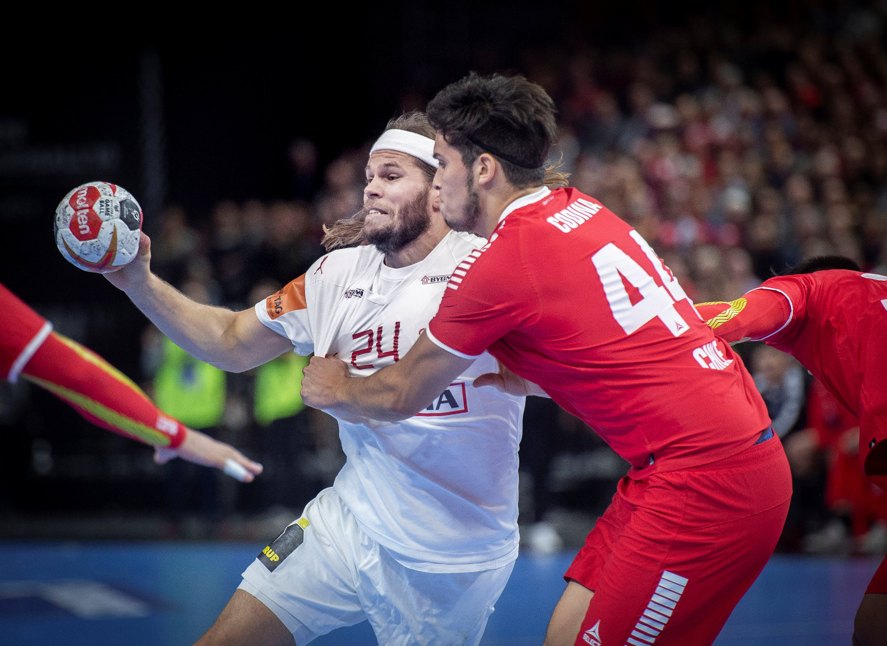 2019-01-10T202328Z_1535648683_RC1436DD3560_RTRMADP_3_HANDBALL-WORLD