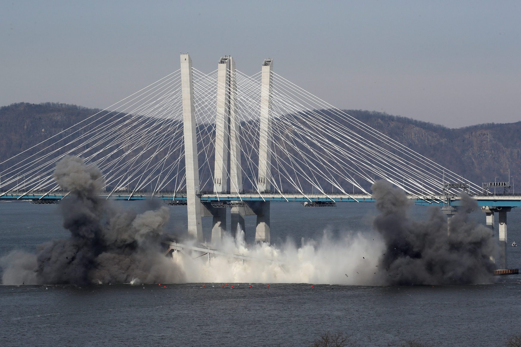 Rušenje mosta Tappan Zee na rijeci Hudson u New Yorku