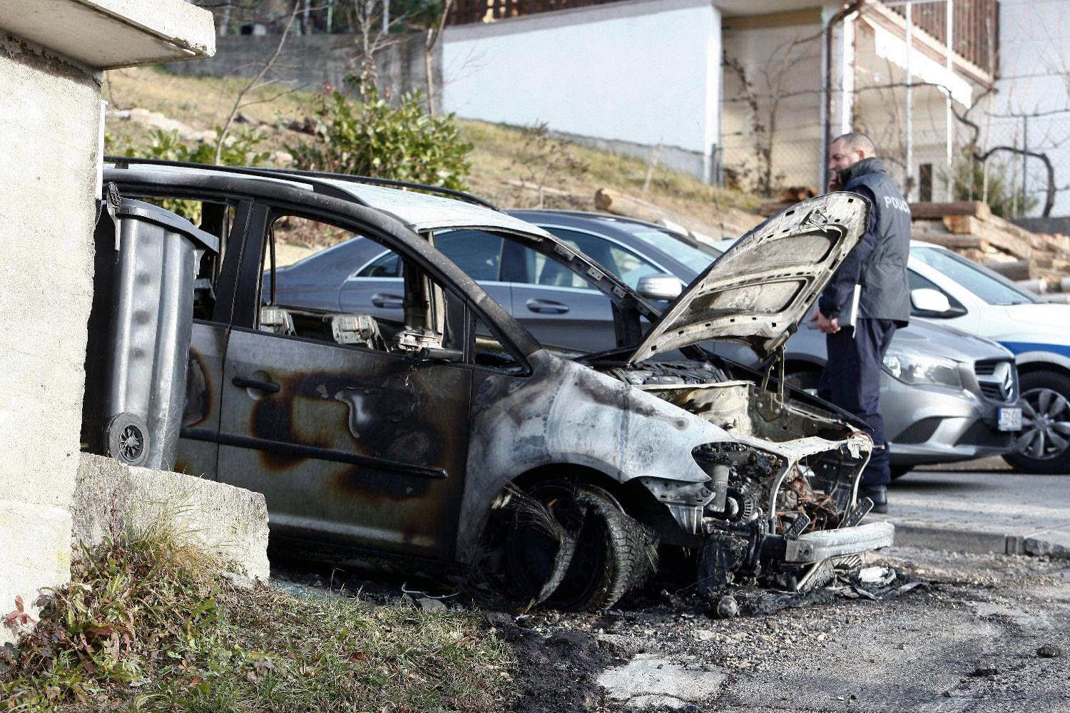 auto_izgorio3-160119