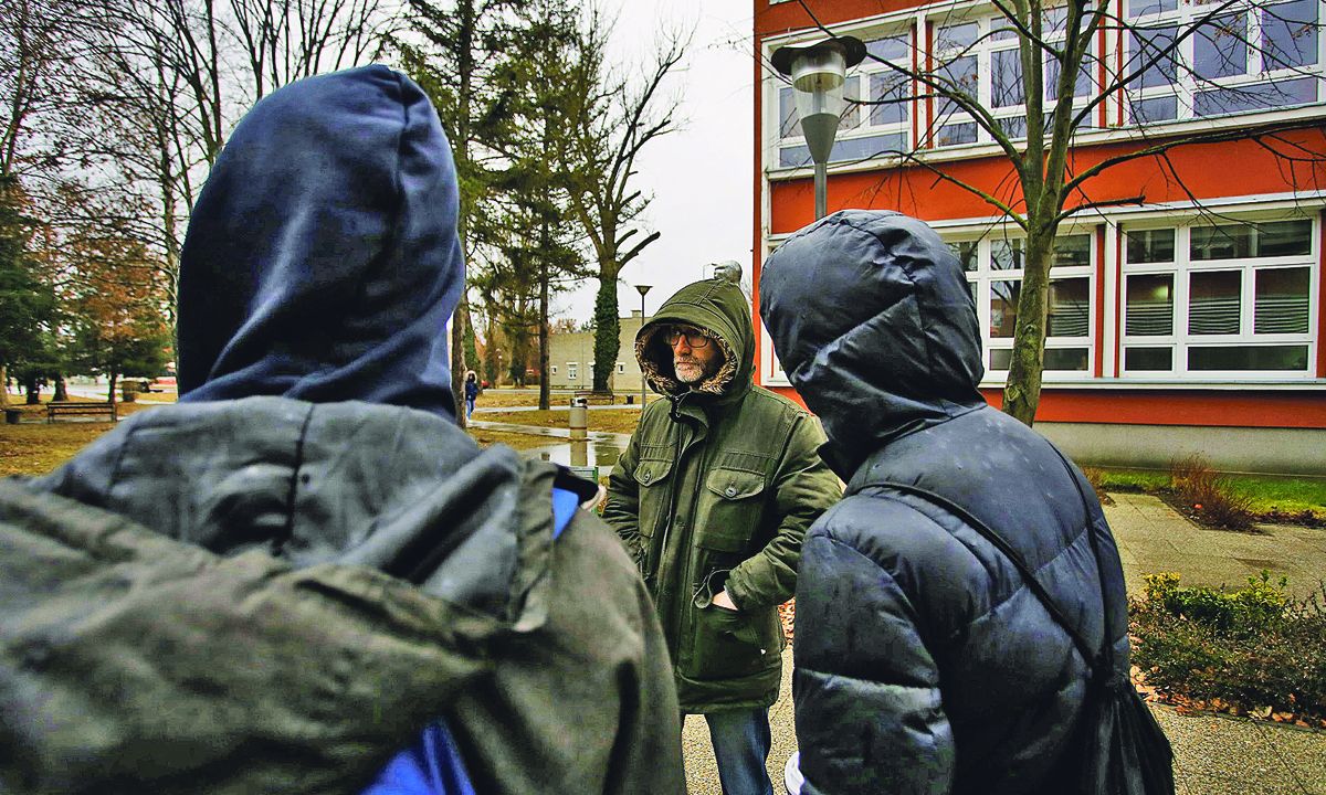 Novinar Nikola Patković u razgovoru s učenicima Srednje tehničke škole Nikola Tesla u Vukovaru