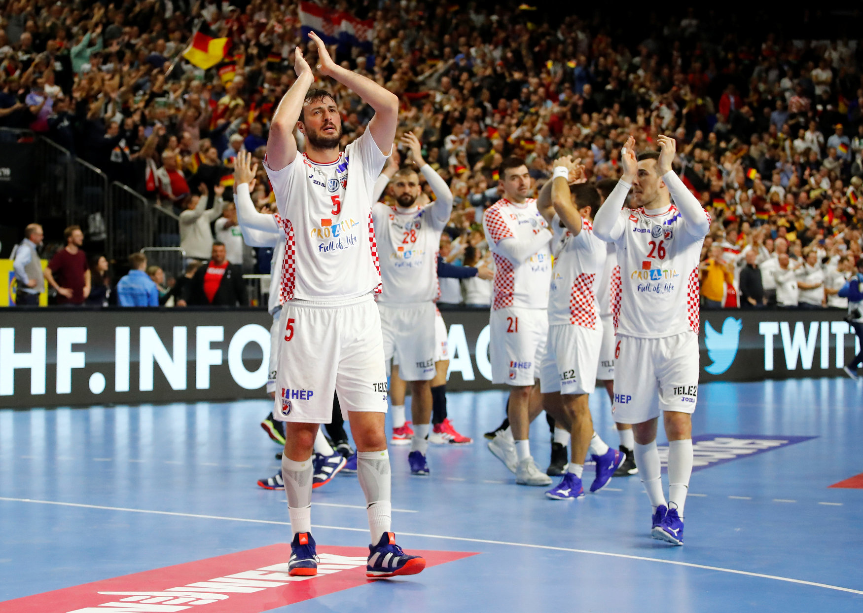 2019-01-21T212702Z_1586672426_RC11781741E0_RTRMADP_3_HANDBALL-WORLD