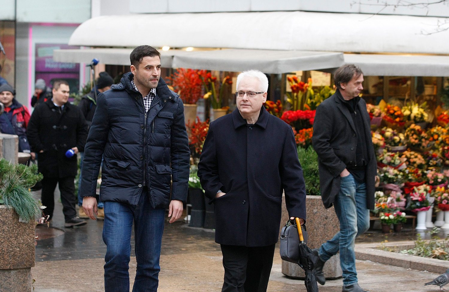 Davor Bernardić i Ivo Josipović u centru Zagreba na Badnjak 2018.