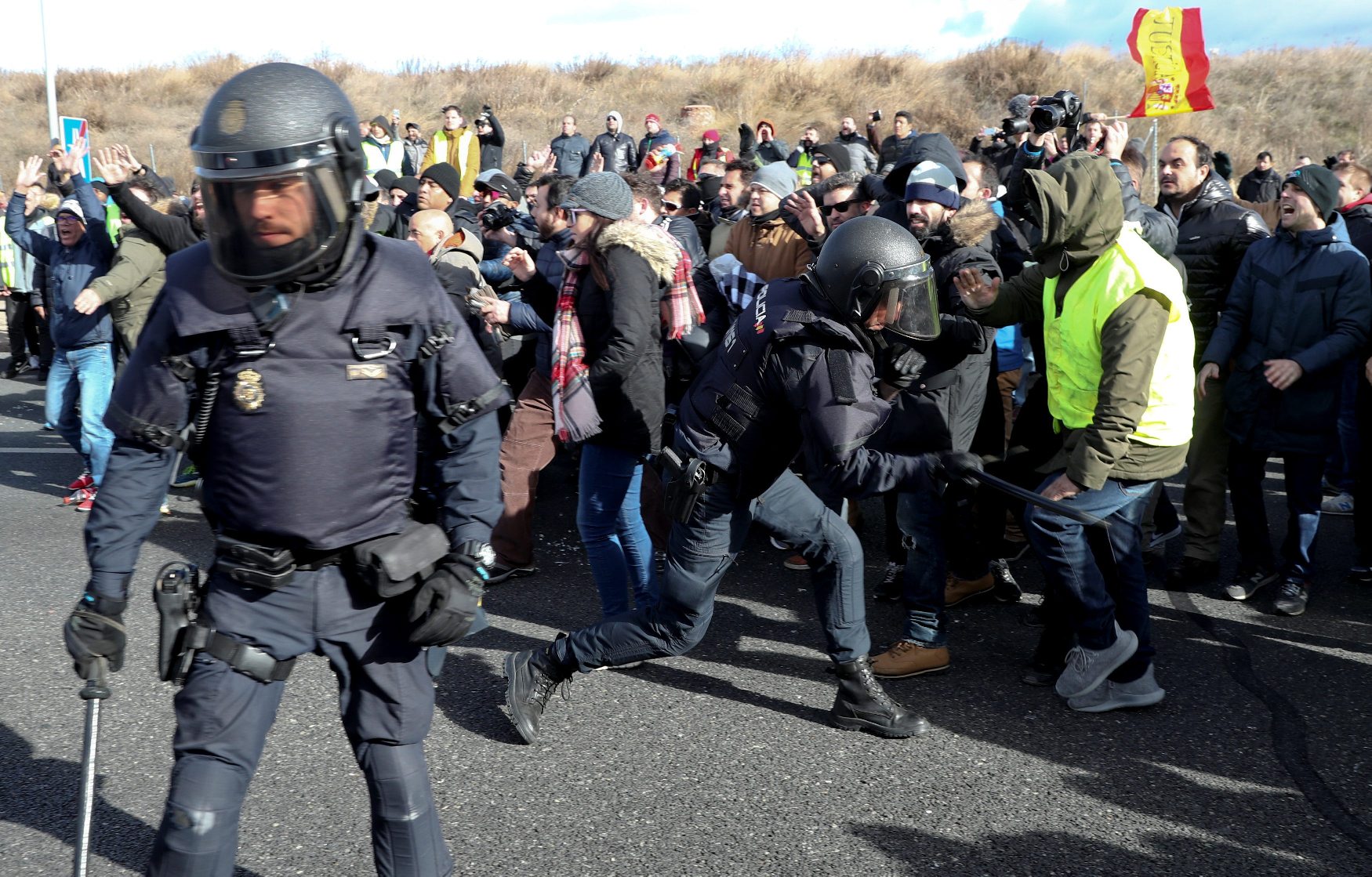 2019-01-23T112402Z_1726271090_RC12DEA86AC0_RTRMADP_3_UBER-SPAIN-STRIKE