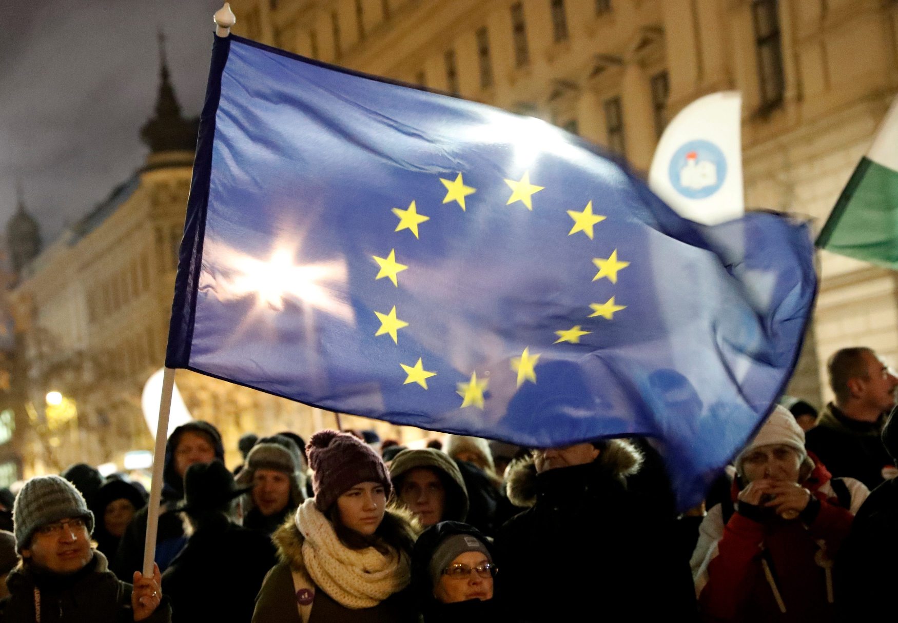 2019-01-05T161954Z_221216748_RC170F22FED0_RTRMADP_3_HUNGARY-PROTEST