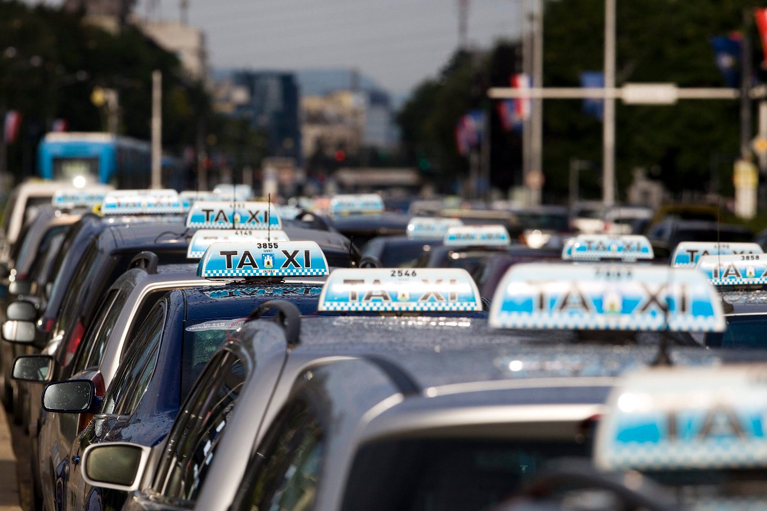 1548773799taxi_prosvjed15-210617