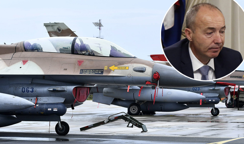 Zrakoplovi F-16 Barak; u krugu: Damir Krstičević