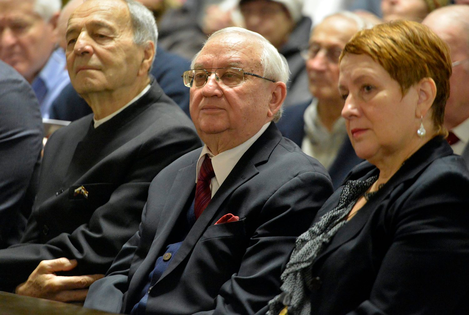 Anvar Azimov (u sredini)