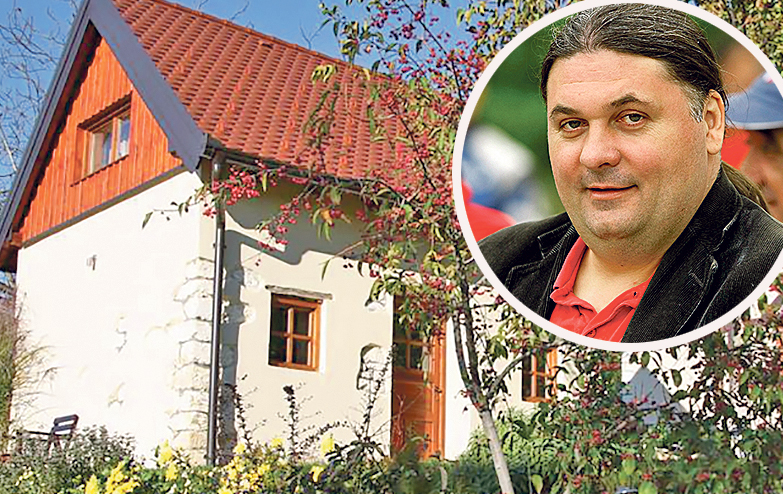 Mladen Kešer (u krugu)