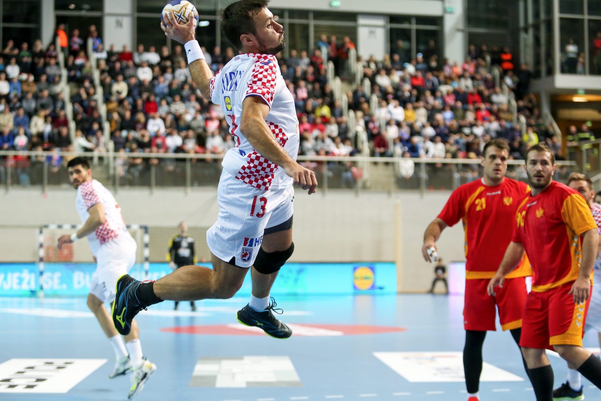 hrvatska_crna_gora1-040119