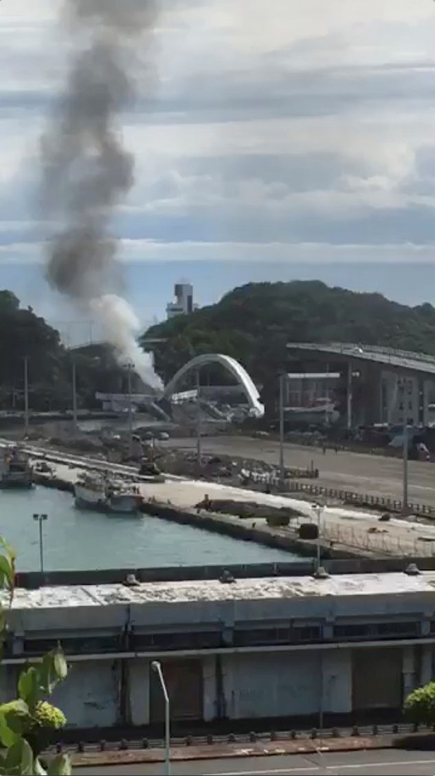 2019-10-01T032534Z_1827976563_RC157D67E7B0_RTRMADP_3_TAIWAN-BRIDGE