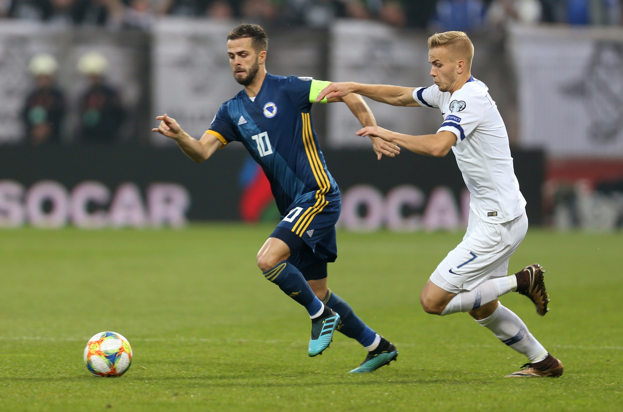 2019-10-12T160727Z_482506796_RC17BBCE3F60_RTRMADP_3_SOCCER-EURO-BIH-FIN-REPORT_1