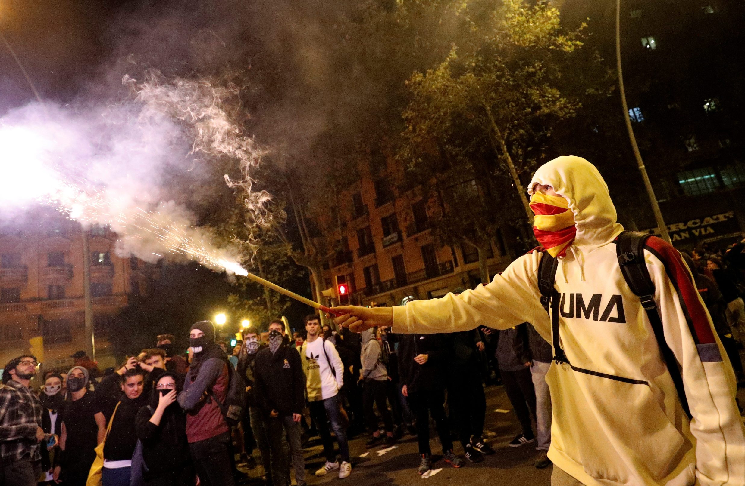 2019-10-16T000000Z_1493378441_RC11E411AA10_RTRMADP_3_SPAIN-POLITICS-CATALONIA-PROTEST