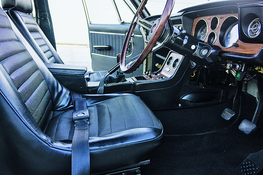 1970-Nissan-Skyline-2000GT-R--Hakosuka--10_1