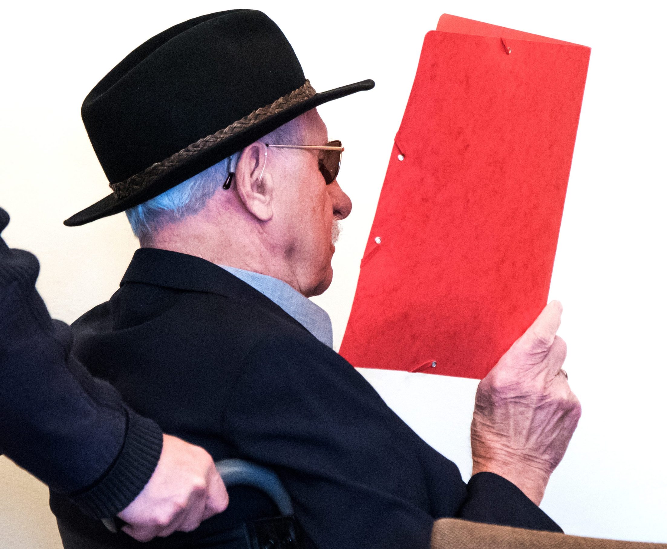2019-10-17T104017Z_977911420_RC1301E9EB00_RTRMADP_3_GERMANY-NAZI-TRIAL