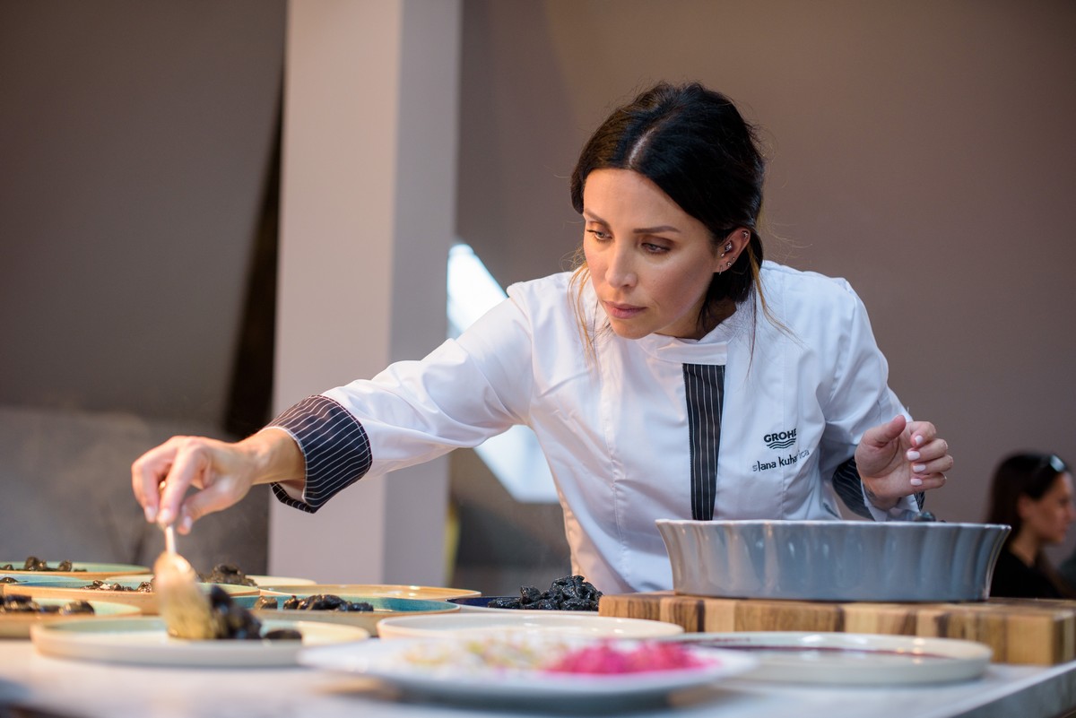 Lana servira njoke01