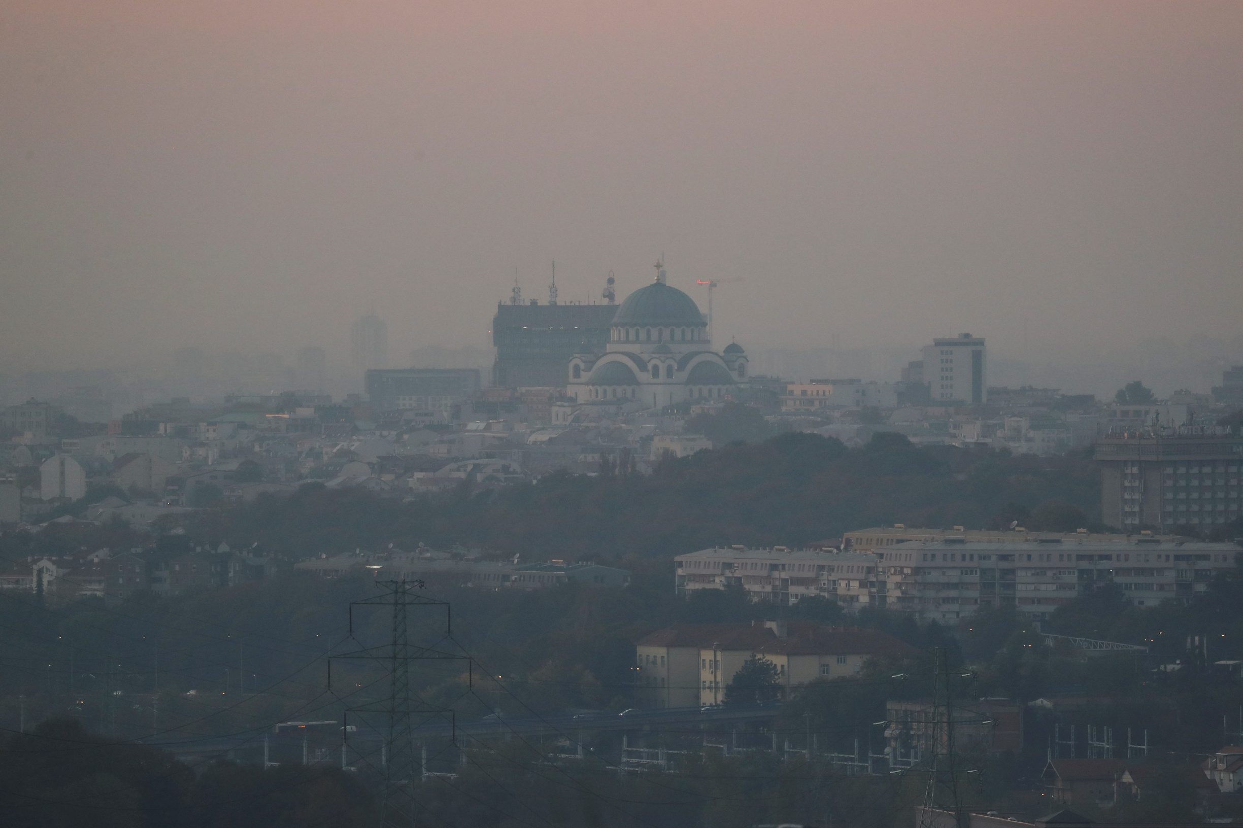 2019-10-24T125940Z_1789757547_RC1E7A2F10E0_RTRMADP_3_SERBIA-POLLUTION-AIR