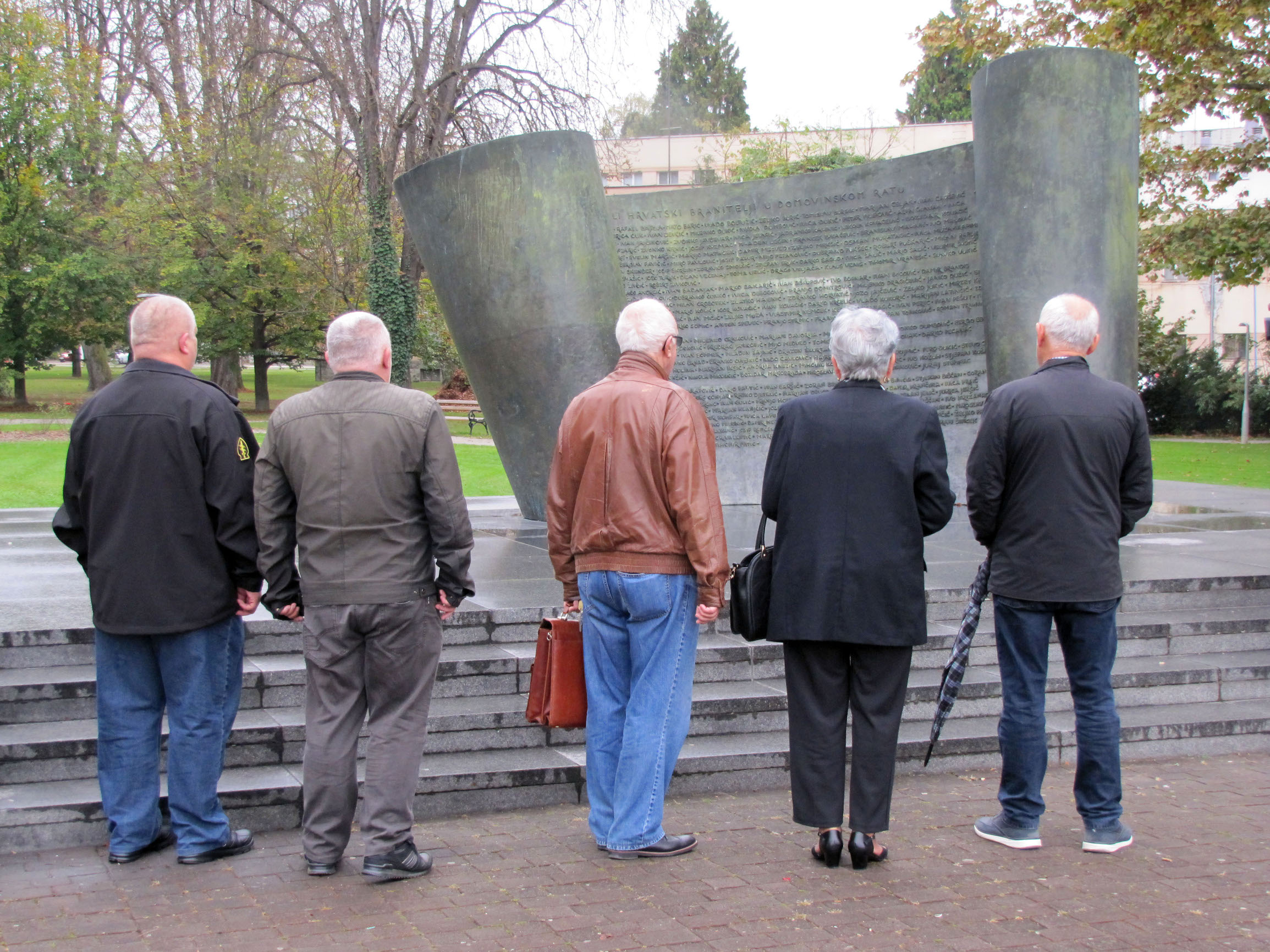 Sisak obnovljen spomenik braniteljima2 291019