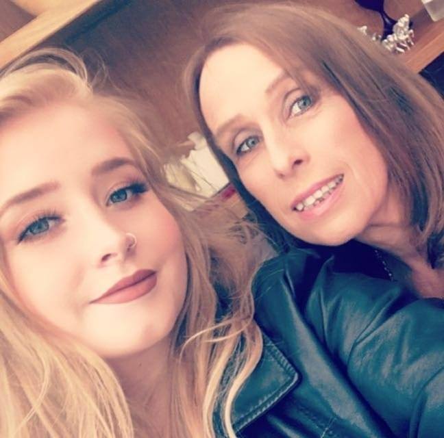 Lindsay i Mandy Bone