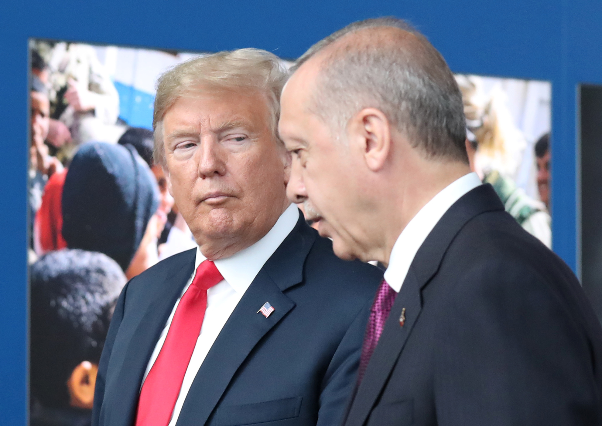 Američki predsjednik Donald Trump (lijevo) i turski kolega Recep Tayyip Erdogan na summitu NATO saveza u Bruxellesu