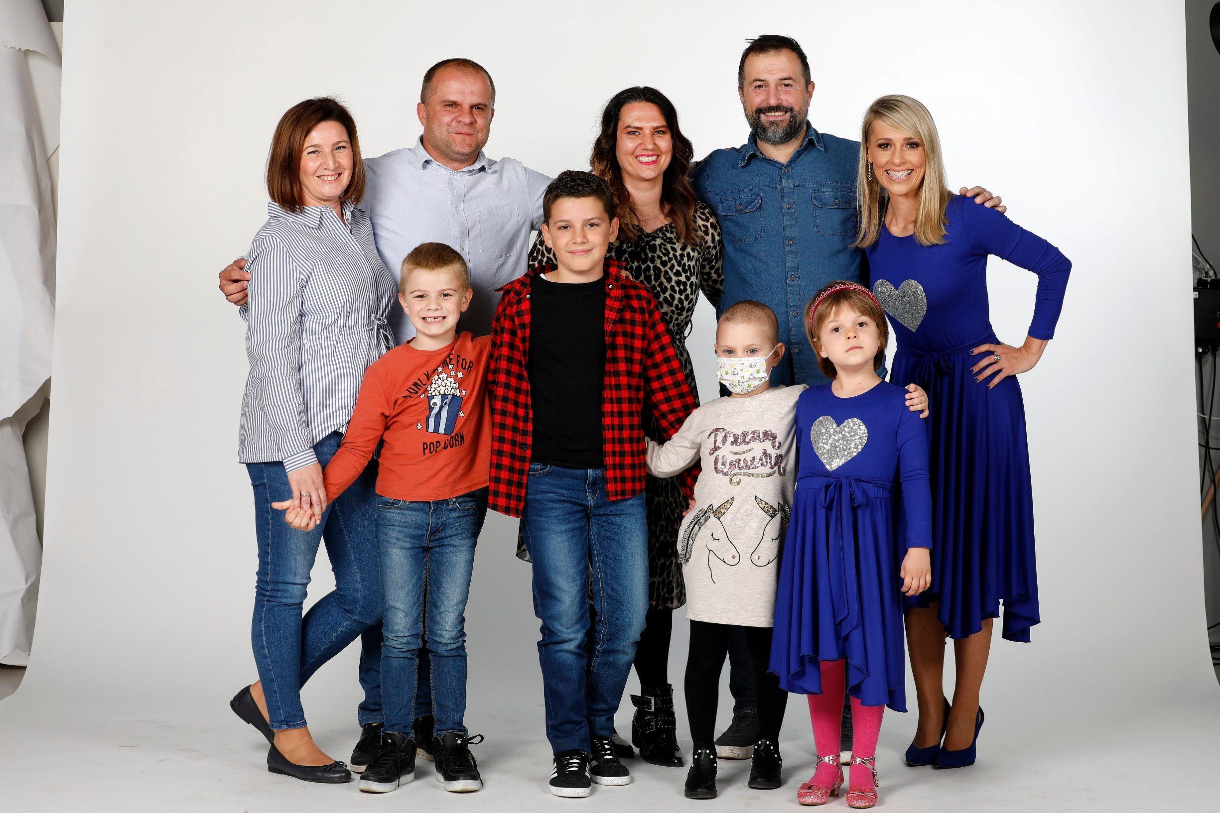 Slijeva nadesno: obitelj Šaško, Karmen i Žarko i njihovi sinovi Fran i Filip, obitelj Car, Nataša i Kristijan s kćeri Irinom te Una Cvita Forko i njena majka Ivana