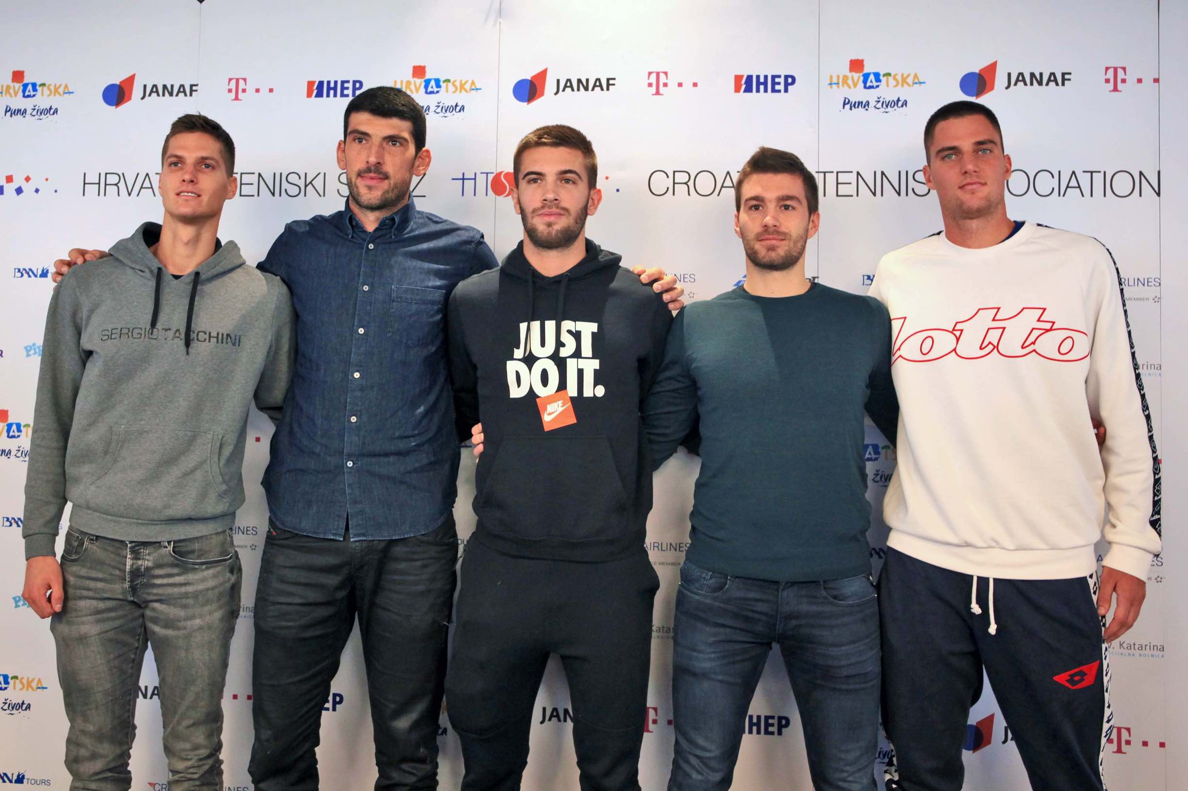 Na fotografiji Nino Serdarušić, Franko Škugor, Borna Ćorić, Nikola Mektić, Borna Gojo