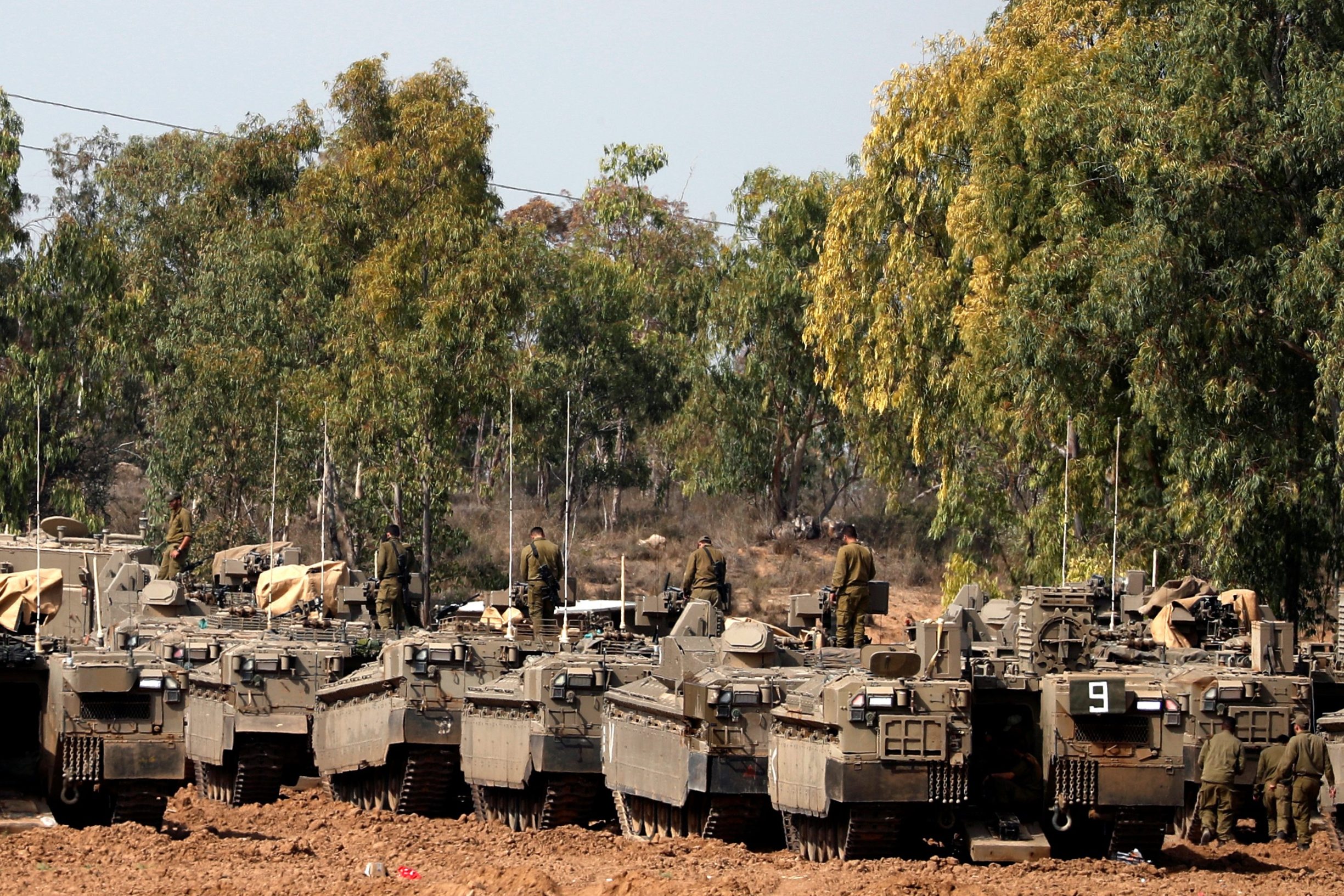 Izraelska oklopna vozila snimljena u blizini granice s Pojasom Gaze