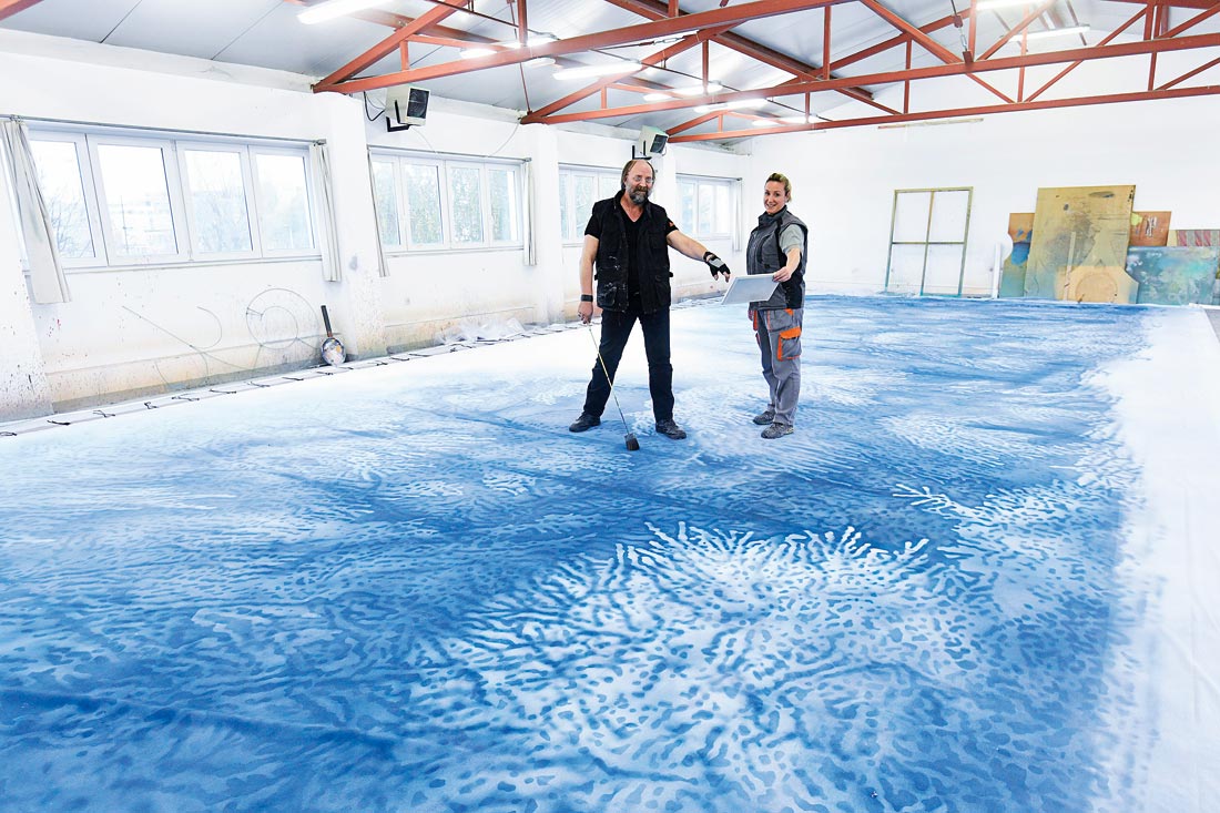 
Akademski slikari Marina Marić i Damir Medvešek odradili su u tri tjedna lavovski posao na velikom muslinskom zastoru